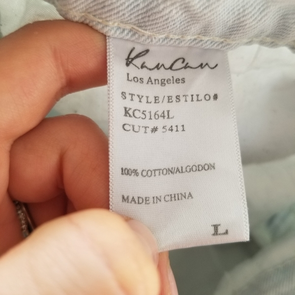 KanCan Light Wash Distressed Denim Shorts Large - Picture 9 of 13